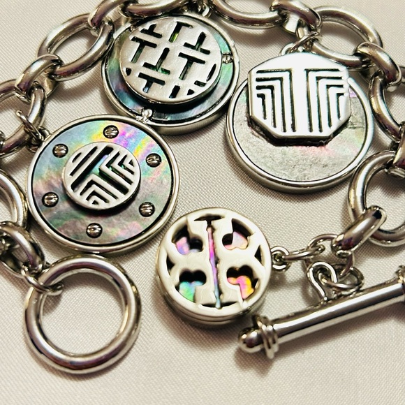 🔥NWOT🔥RARE Tory Burch Iridescent Charm Bracelet - Picture 8 of 13